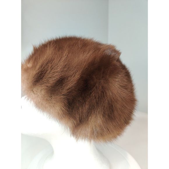 Beautiful Beige/Light Brown Mink Fur Hat from Canada 21.25\